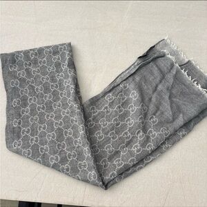 Authentic Gucci Gray Scarf